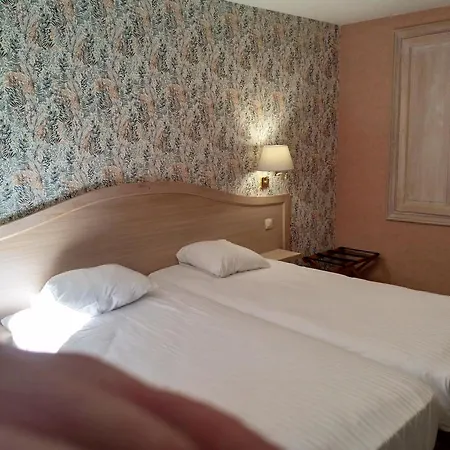De Lhotel A La Ferme Ferrieres
