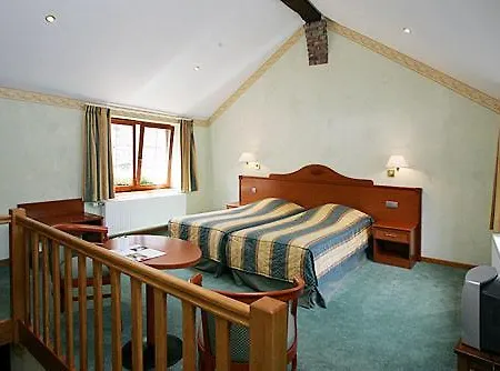 De Lhotel A La Ferme Ferrieres