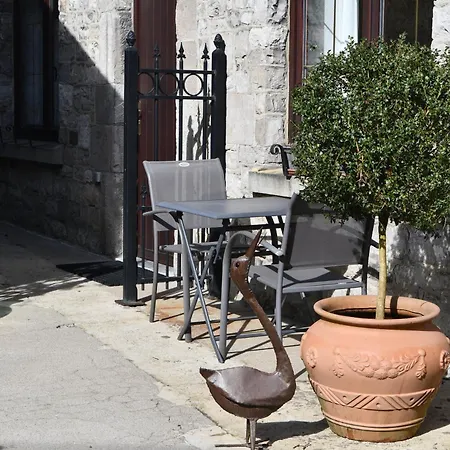 De Lhotel A La Ferme Apartment
