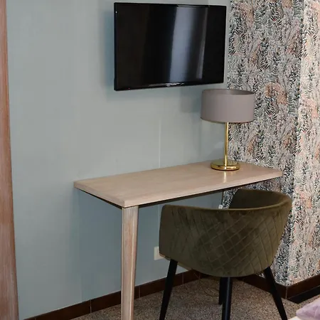 De Lhotel à La Ferme 3* Ferrières